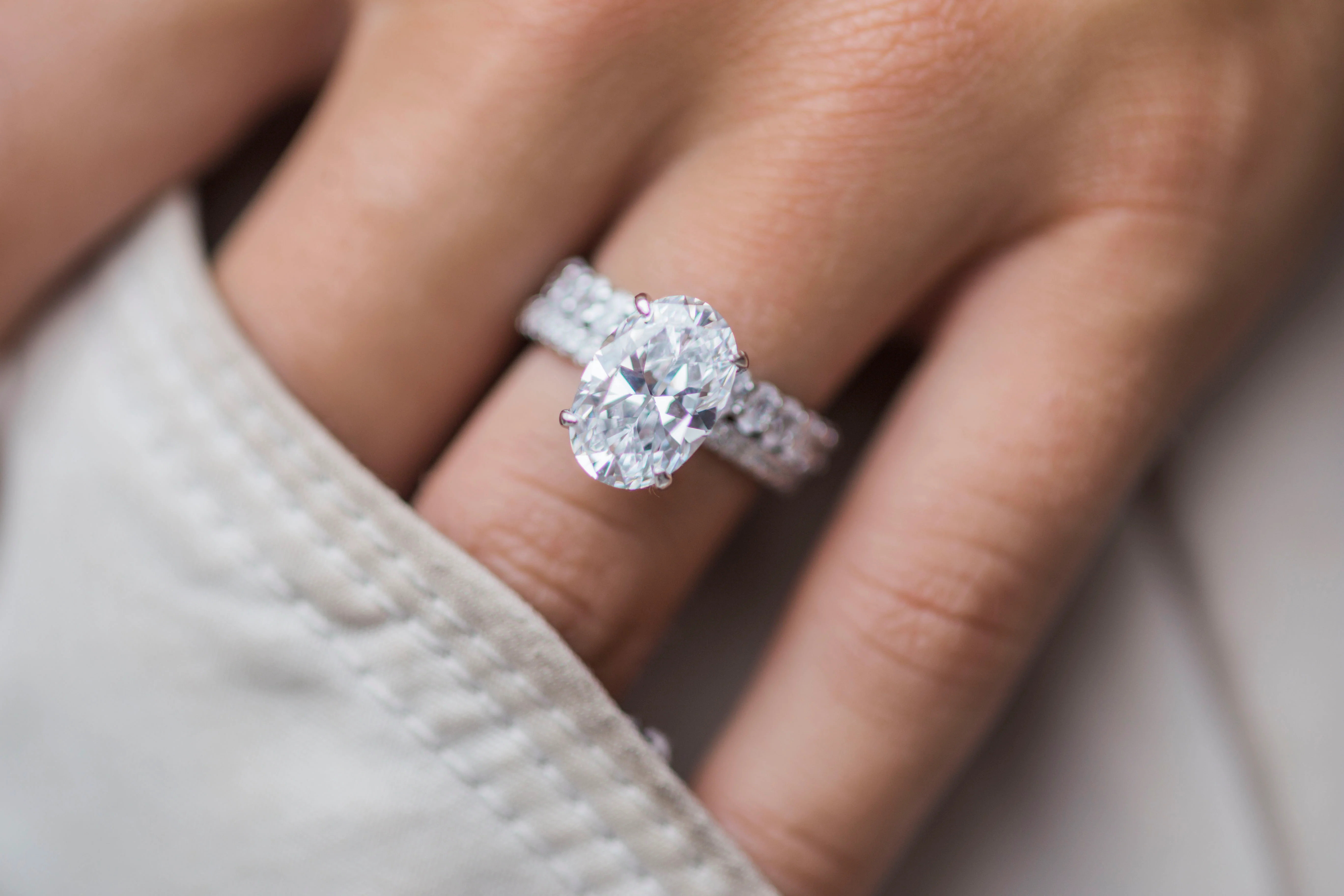 The Lively Ring (4.7 Carat) - Image 11